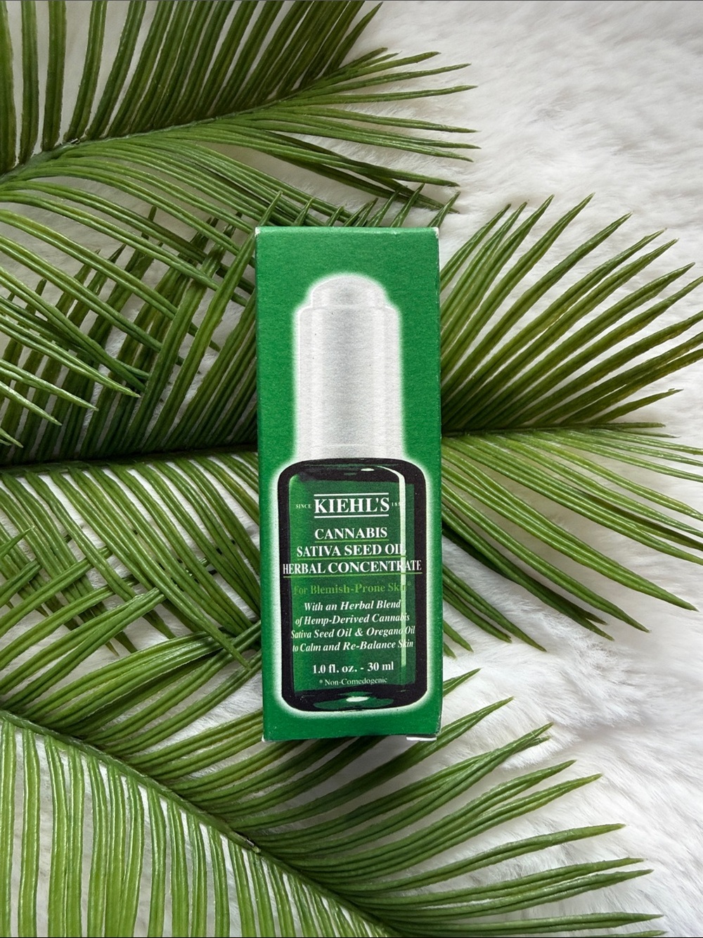 NIB Kiehl's Cannabis Sativa Seed Oil Herbal Concentrate 1.0 fl oz